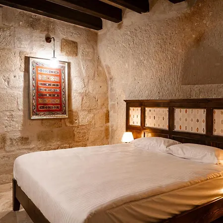 Asra Cave Hotel *